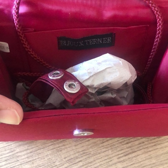 Bijoux Terner Women’s Ruby Red Bead Embroidered Crossbody/Shoulder Evening Bag - Picture 7 of 13